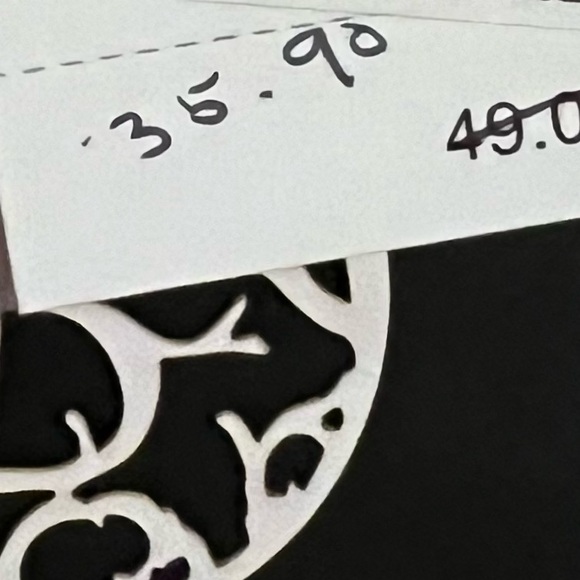 Brand New Beige/Cream Shawl size Small - Picture 2 of 2